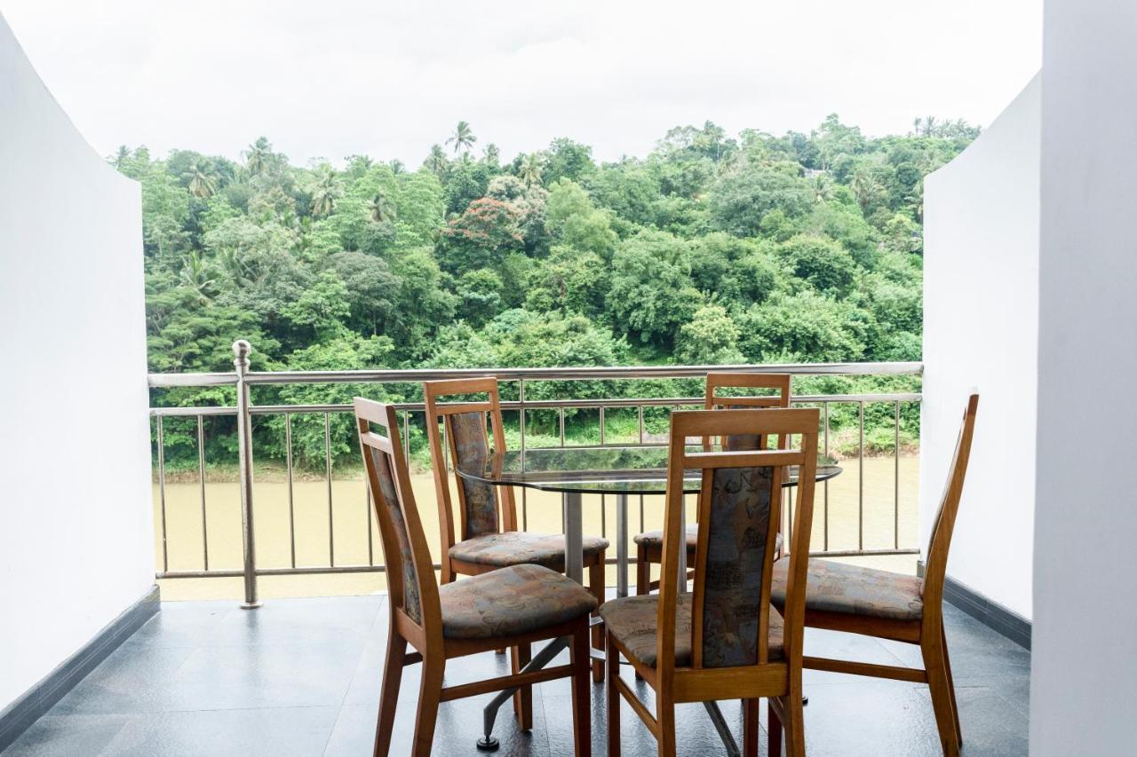 Kandy Riverside Villa Екстер'єр фото